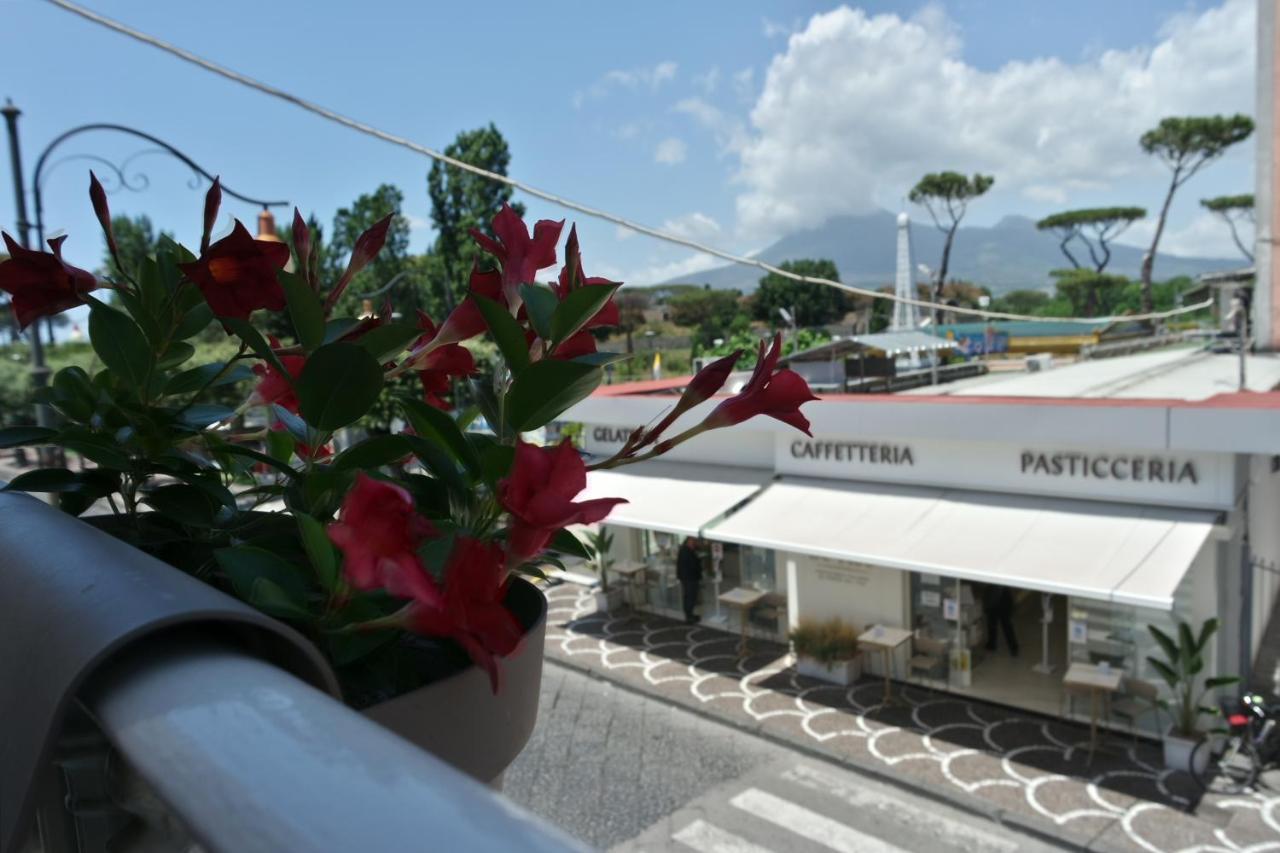 ホテル Santa Caterina ポンペイ エクステリア 写真